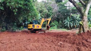 asa Pengerjaan Cut and Fill profesional di Jakarta, Bogor, Depok, Tangerang, Bekasi (Jabodetabek) & seluruh Jawa Barat. Artha Konstruksi sediakan solusi perataan lahan akurat, stabil, & efisien untuk proyek Anda. Hubungi Anwar: 0813-1711-6767.