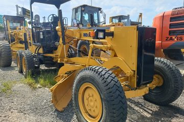 Dapatkan daftar harga sewa alat berat terbaik di Sentul & sekitarnya! ARTHA KONSTRUKSI menyediakan Excavator (mini, standar, long arm), Bulldozer, Crane (mobile, rough terrain, crawler), Dump Truck, Vibro Roller, Loader, Grader, Genset dengan spesifikasi lengkap, unit modern terawat, operator bersertifikasi, layanan profesional, dan harga kompetitif untuk segala proyek konstruksi Anda. Optimalkan efisiensi dan profitabilitas proyek Anda. Hubungi Anwar: 0813-1711-6767 (WhatsApp) sekarang untuk penawaran spesial dan konsultasi gratis!