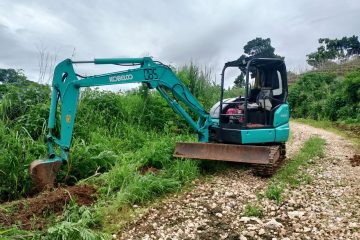 Sewa excavator mini 5 ton, 7 ton, 10 ton di Cilegon & sekitarnya. Artha Konstruksi menyediakan unit terawat, operator handal, & harga kompetitif untuk penggalian, perataan lahan, & proyek di ruang sempit area industri/perkotaan. Hubungi Anwar: 0813-1711-6767.