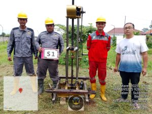 Artha Konstruksi menyediakan jasa sondir tanah profesional di Cirebon & Kuningan. Dapatkan uji CPT akurat, laporan komprehensif, & rekomendasi ahli untuk pondasi proyek Anda di Majalengka, Indramayu, Sumber, Cilimus. Hubungi Anwar: 0813-1711-6767.