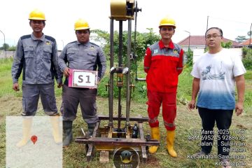 Artha Konstruksi menyediakan jasa sondir tanah profesional di Cirebon & Kuningan. Dapatkan uji CPT akurat, laporan komprehensif, & rekomendasi ahli untuk pondasi proyek Anda di Majalengka, Indramayu, Sumber, Cilimus. Hubungi Anwar: 0813-1711-6767.