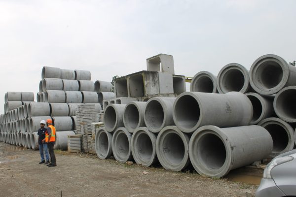 Jual Pipa RCP beton pracetak berkualitas tinggi untuk saluran air & drainase di Cileungsi & Jabodetabek. Kuat, efisien, berbagai diameter. Solusi infrastruktur Anda. Hubungi Anwar: 0813-1711-6767.