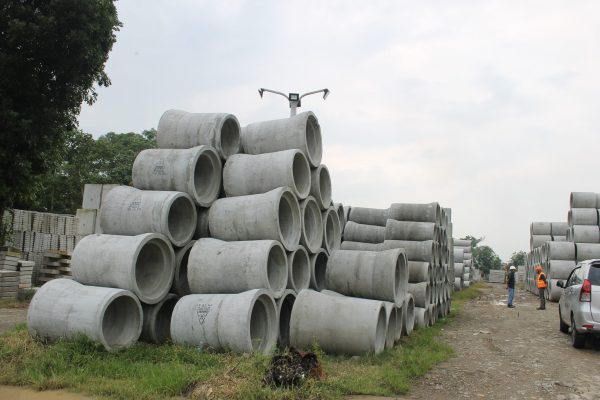 Jual Pipa RCP beton pracetak berkualitas tinggi untuk saluran air & drainase di Cileungsi & Jabodetabek. Kuat, efisien, berbagai diameter. Solusi infrastruktur Anda. Hubungi Anwar: 0813-1711-6767.