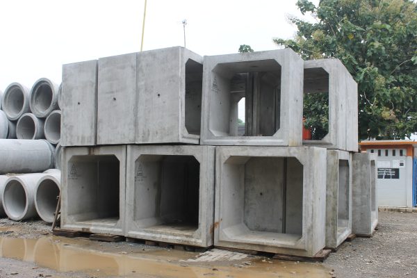 Jual box culvert beton pracetak berkualitas tinggi untuk saluran air & drainase di Jabodetabek. Kuat, efisien, berbagai ukuran. Solusi modern infrastruktur Anda. Hubungi Anwar: 0813-1711-6767.