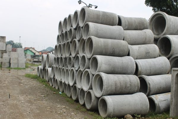Jual Pipa RCP beton pracetak berkualitas tinggi untuk saluran air & drainase di Cileungsi & Jabodetabek. Kuat, efisien, berbagai diameter. Solusi infrastruktur Anda. Hubungi Anwar: 0813-1711-6767.