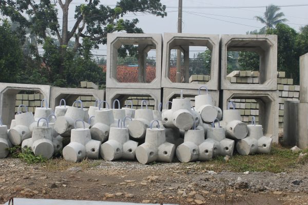Jual box culvert beton pracetak berkualitas tinggi untuk saluran air & drainase di Jabodetabek. Kuat, efisien, berbagai ukuran. Solusi modern infrastruktur Anda. Hubungi Anwar: 0813-1711-6767.