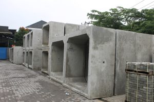 harga Box Culvert Beton Precast untuk saluran air & drainase di Jabodetabek & sekitarnya. Berbagai ukuran & mutu, harga kompetitif. Kuat & efisien. Hubungi Anwar: 0813-1711-6767 (WhatsApp) untuk penawaran terbaik!