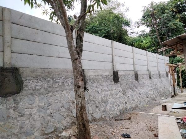 Jasa Pemasangan Pagar Beton Precast per Meter