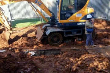 Sewa & rental Excavator Roda (Wheel Excavator) di Jabodetabek & seluruh Jawa Barat. Artha Konstruksi sediakan unit terawat, operator ahli, & harga kompetitif untuk proyek utilitas, jalan, perkotaan, & area dengan mobilitas tinggi. Hubungi Anwar: 0813-1711-6767.