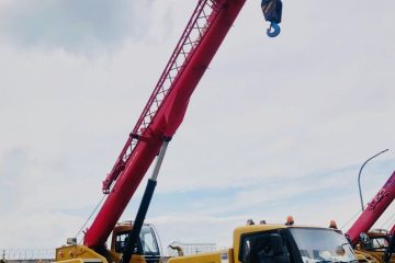 utuh rental sewa crane di Pandeglang, Banten, dan sekitarnya? Temukan solusi angkat berat terbaik untuk proyek Anda dengan berbagai pilihan crane 3 hingga 25 ton. Dapatkan crane berkualitas, operator bersertifikat, harga kompetitif, dan layanan profesional di Pandeglang, Lebak, Serang, dan wilayah Banten lainnya. Hubungi Anwar di 0813-1711-6767.