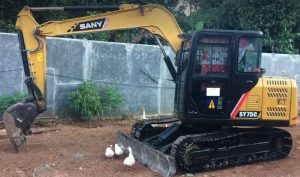 Sewa excavator mini 5, 7, 10 ton di Karawang & sekitarnya. Artha Konstruksi menyediakan unit terawat, operator handal, & harga kompetitif untuk penggalian, perataan lahan, & proyek industri/pertanian. Hubungi Anwar: 0813-1711-6767.
