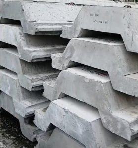 Cari harga sheet pile beton? Artha Konstruksi sediakan berbagai ukuran sheet pile beton tipe flat, W & king pile, lengkap dengan jasa instalasi profesional. Hubungi Anwar: 0813-1711-6767!