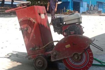 Cari harga jasa potong beton Tangerang & sekitarnya? Artha Konstruksi tawarkan potong dinding, lantai, wire saw, core drill dengan presisi & minim getaran. Hubungi Anwar: 0813-1711-6767!