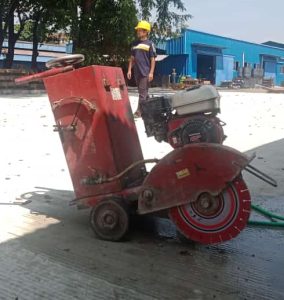 Cari harga jasa potong beton? Artha Konstruksi tawarkan potong dinding, lantai, wire saw, core drill dengan presisi & minim getaran. Hubungi Anwar: 0813-1711-6767!