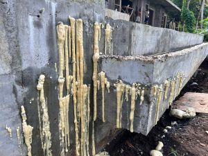 Artha Konstruksi spesialis jasa injeksi polyurethane (PU Foam) untuk atasi rembesan & kebocoran beton. Harga bersaing, hasil terjamin. Melayani Jabodetabek & Jawa. Hubungi Anwar: 0813-1711-6767.