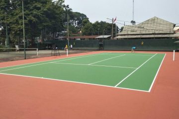 Cari jasa pembuatan lapangan Cilegon profesional? Artha Konstruksi ahli bangun lapangan tenis, bulutangkis, futsal, padel, voli. Kualitas terjamin. Hubungi Anwar: 0813-1711-6767!