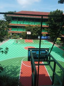 Artha Konstruksi menawarkan jasa pembuatan lapangan sekolah berkualitas tinggi untuk mendukung aktivitas siswa.