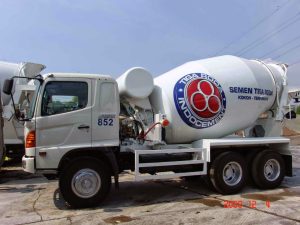 Dapatkan Harga Beton Cor Ready Mix terbaik dari Tiga Roda, Jayamix, Adhimix, Holcim, Merak Beton, Karya Beton, BRIK di Artha Konstruksi. Solusi beton berkualitas & efisien untuk proyek Anda. Hubungi Anwar: 0813-1711-6767.