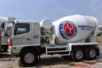 Dapatkan Harga Beton Cor Ready Mix terbaik dari Tiga Roda, Jayamix, Adhimix, Holcim, Merak Beton, Karya Beton, BRIK di Artha Konstruksi. Solusi beton berkualitas & efisien untuk proyek Anda. Hubungi Anwar: 0813-1711-6767.
