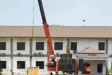 Cari harga sewa alat HSPD Balaraja? Artha Konstruksi tawarkan HSPD 80, 120, 240 ton minim getaran & bising. Solusi pondasi efisien. Hubungi Anwar: 0813-1711-6767!