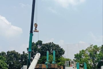 Cari harga sewa alat pancang hidrolik HSPD? Artha Konstruksi tawarkan HSPD minim getaran & bising untuk pondasi efisien. Tersedia berbagai kapasitas. Hubungi Anwar: 0813-1711-6767!