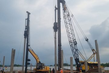Cari harga jasa kontraktor pancang terpercaya? Artha Konstruksi sediakan jasa pemancangan spun pile, minipile, square pile & silent piling. Hubungi Anwar: 0813-1711-6767!