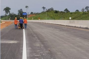 Dapatkan harga jasa marka jalan terbaik dari Artha Konstruksi! Spesialis marka termoplastik, cold plastic, & cat konvensional. Kualitas terjamin, harga transparan. Hubungi Anwar: 0813-1711-6767.