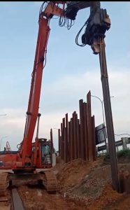 Cari harga jasa sheet pile Cikande? Artha Konstruksi sediakan jasa instalasi sheet pile beton tipe flat, W & king pile di Cikande & sekitarnya. Hubungi Anwar: 0813-1711-6767!