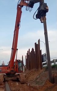Cari harga jasa sheet pile Serpong? Artha Konstruksi sediakan jasa instalasi sheet pile beton tipe flat, W & king pile di Serpong & sekitarnya. Hubungi Anwar: 0813-1711-6767!
