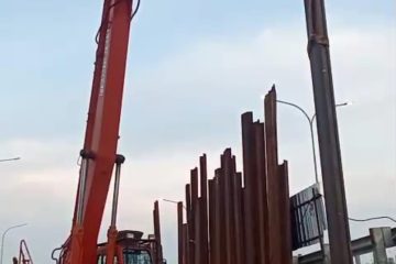 Cari harga jasa sheet pile Depok? Artha Konstruksi sediakan jasa instalasi sheet pile beton tipe flat, W & king pile di Depok & sekitarnya. Hubungi Anwar: 0813-1711-6767!