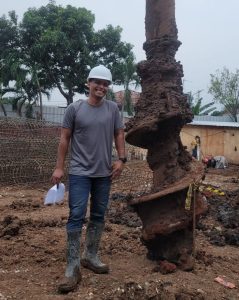 Cari harga jasa kontraktor bore pile terpercaya? Artha Konstruksi tawarkan bore pile mini crane, long mast, & straus untuk fondasi kuat dengan tim ahli & alat modern. Hubungi Anwar: 0813-1711-6767!