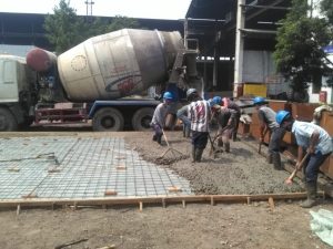 Dapatkan jasa cor jalan profesional dari Artha Konstruksi. Kami menyediakan mutu K-225, K-250, & K-300 untuk jalan yang kuat dan tahan lama. Hubungi kami!