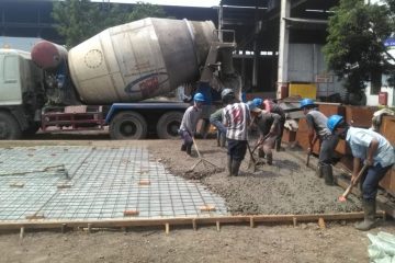 Dapatkan jasa cor jalan profesional dari Artha Konstruksi. Kami menyediakan mutu K-225, K-250, & K-300 untuk jalan yang kuat dan tahan lama. Hubungi kami!