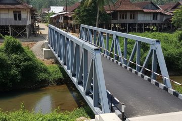 Cari harga jasa pembuatan jembatan terpercaya? Artha Konstruksi ahli bangun jembatan baja, beton, & gantung dengan kualitas dan harga kompetitif. Hubungi Anwar: 0813-1711-6767.