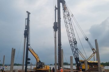 Cari jasa pemancangan tiang pancang drop hammer? Kami menyediakan alat 1-5 ton & melayani pemancangan square pile dan spun pile di seluruh Jawa. Hubungi kami!