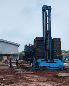 Jasa pancang minipile 20x20 (Spun D20 & Square) HSPD 50 Ton minim getaran. Mutu K-450/K-500. Solusi pondasi di lahan sempit. Layanan Nasional. Hub: 0813-1711-6767.